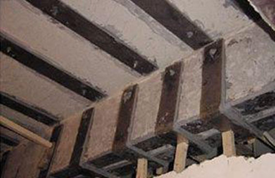 女性也是頂梁柱，建筑梁加固用粘鋼加固